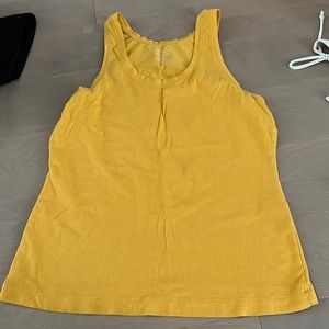 New without tag banana republic timeless cami tank size Small in yellow